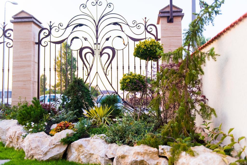 Hotel Giuliano Bragadiru Экстерьер фото