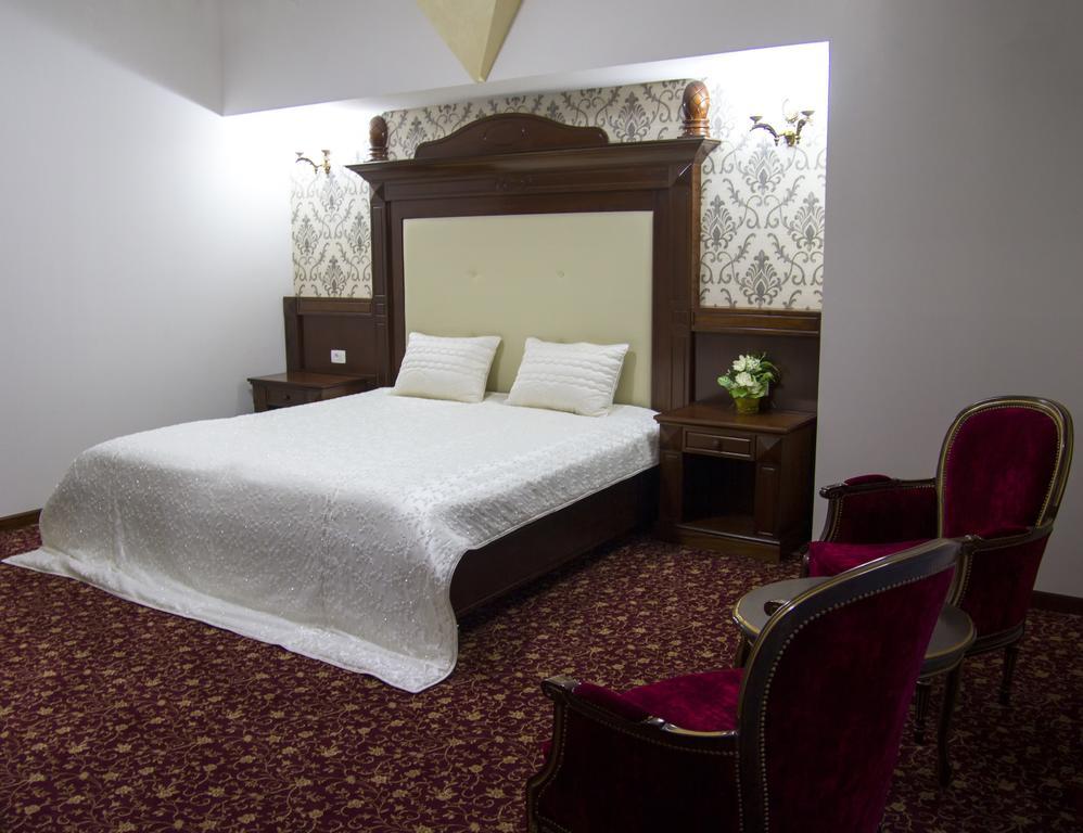 Hotel Giuliano Bragadiru Экстерьер фото
