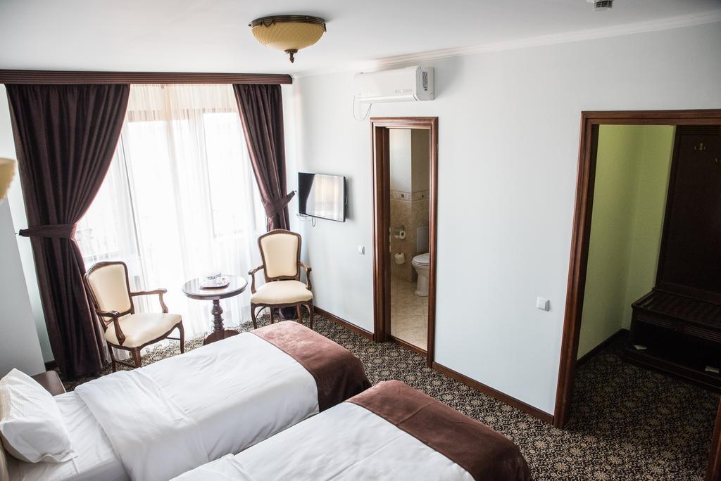 Hotel Giuliano Bragadiru Экстерьер фото