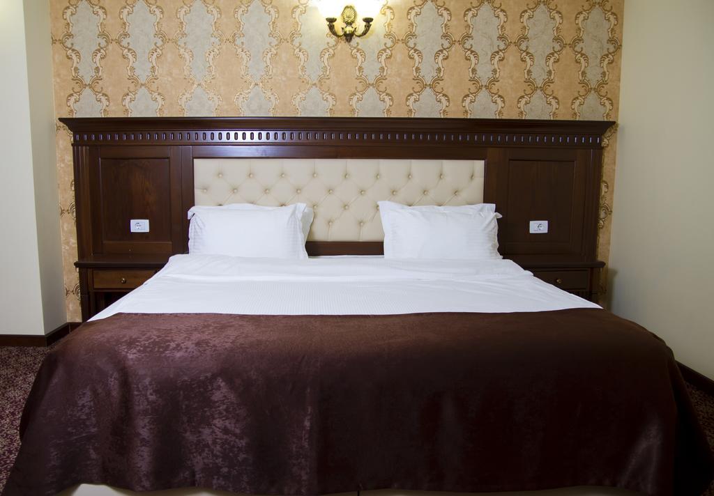 Hotel Giuliano Bragadiru Экстерьер фото