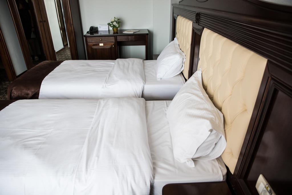 Hotel Giuliano Bragadiru Экстерьер фото