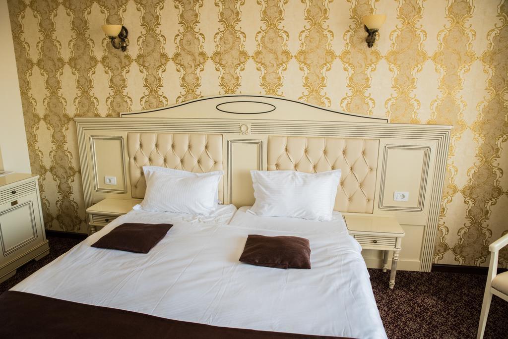 Hotel Giuliano Bragadiru Экстерьер фото