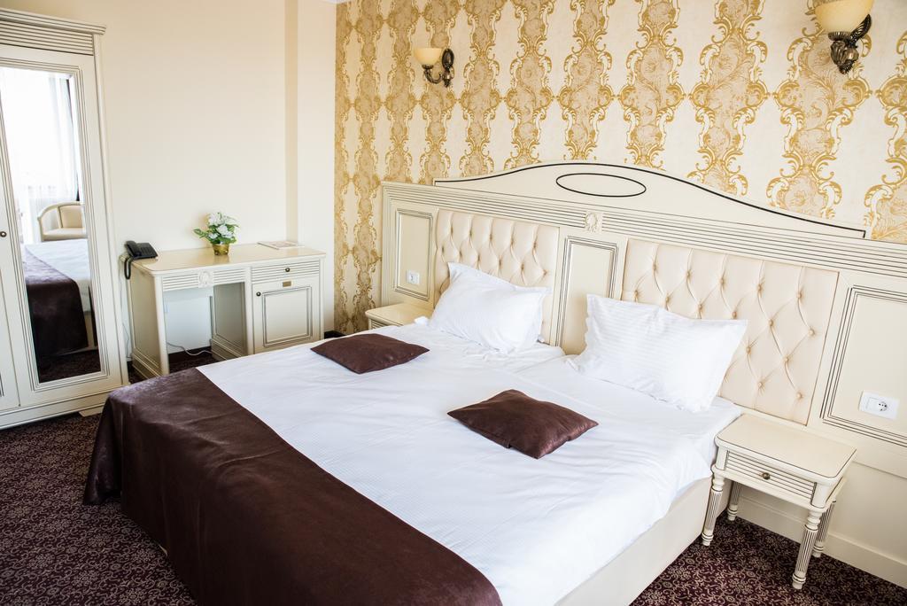 Hotel Giuliano Bragadiru Экстерьер фото