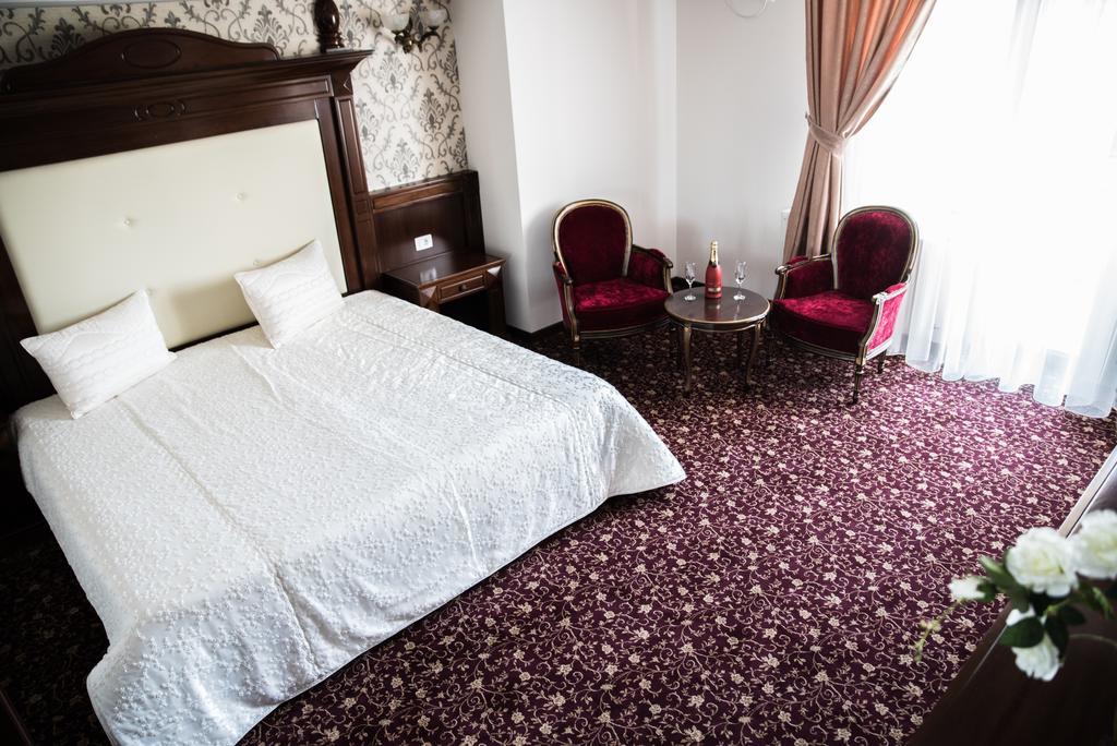 Hotel Giuliano Bragadiru Экстерьер фото
