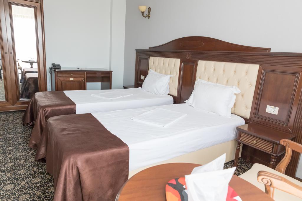 Hotel Giuliano Bragadiru Экстерьер фото