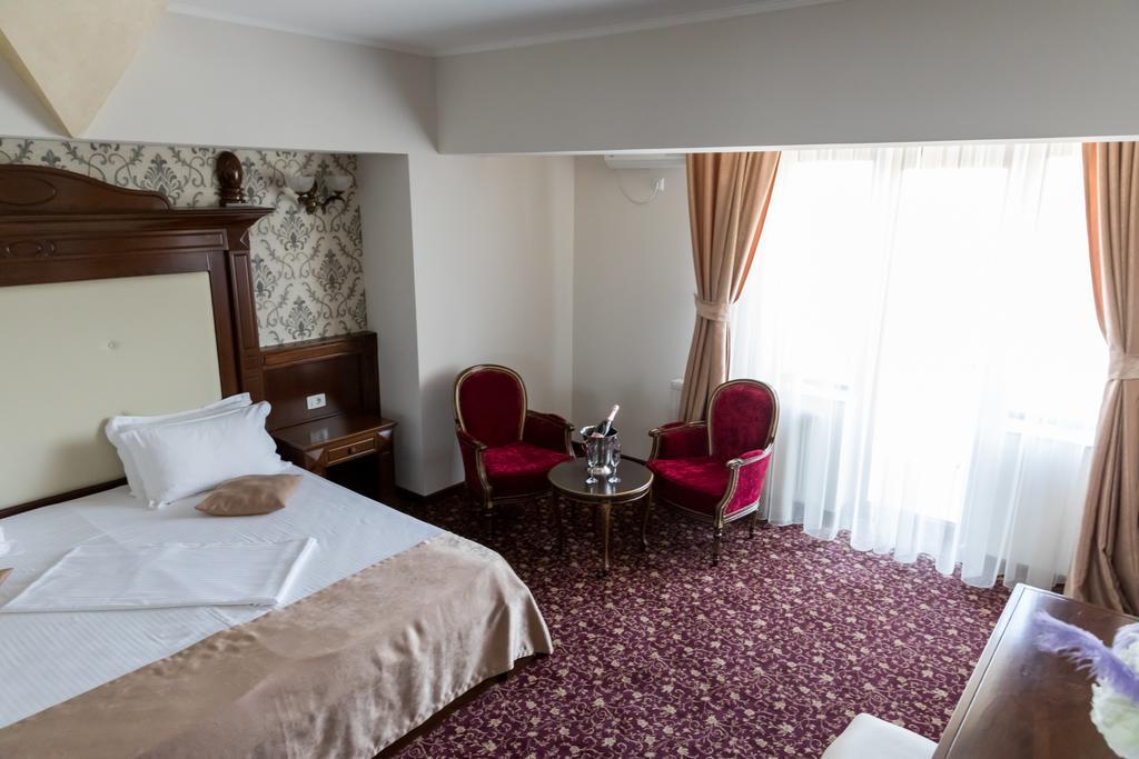 Hotel Giuliano Bragadiru Экстерьер фото