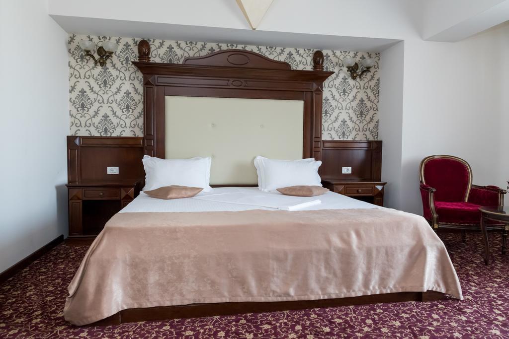 Hotel Giuliano Bragadiru Экстерьер фото