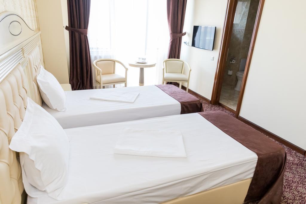 Hotel Giuliano Bragadiru Экстерьер фото