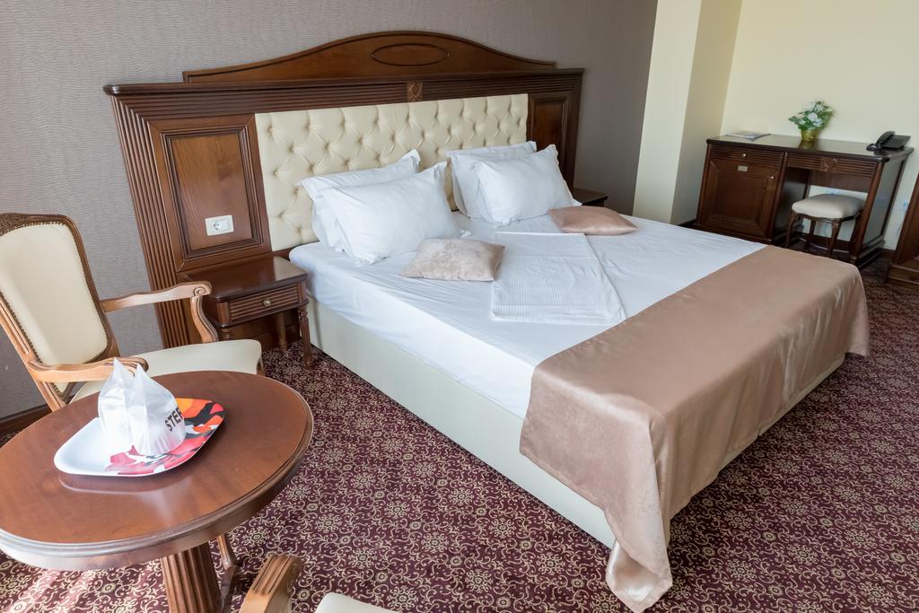 Hotel Giuliano Bragadiru Экстерьер фото