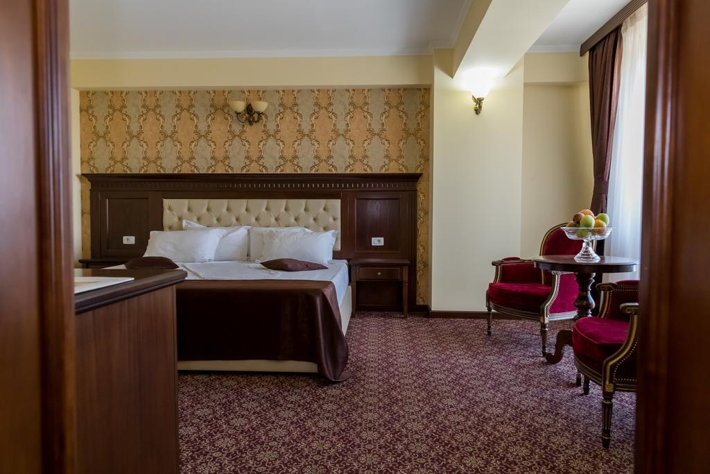 Hotel Giuliano Bragadiru Экстерьер фото