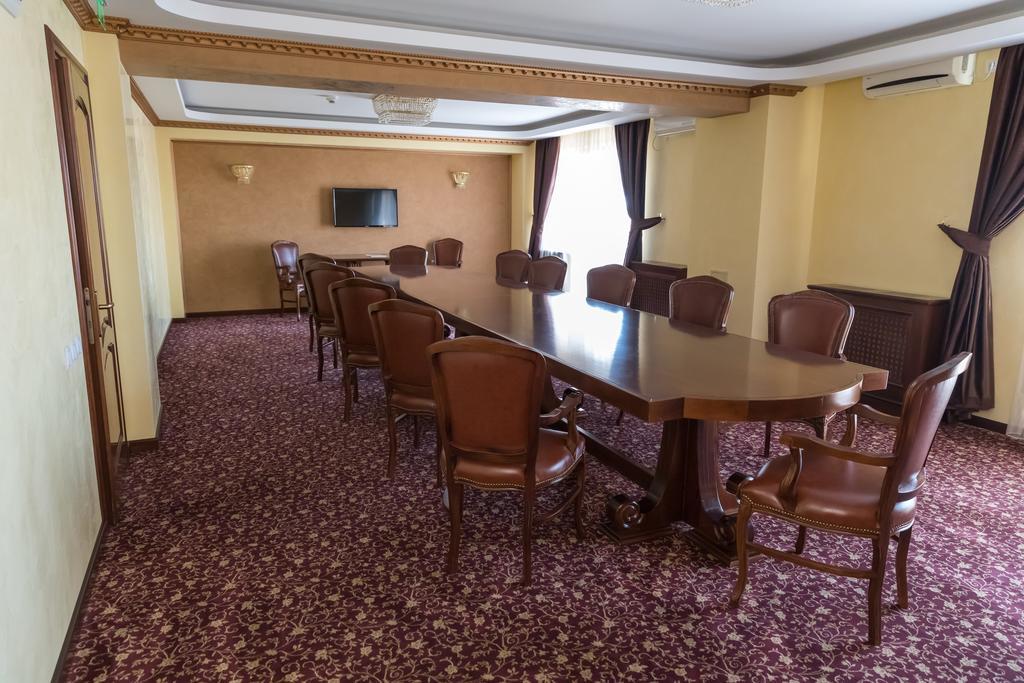 Hotel Giuliano Bragadiru Экстерьер фото