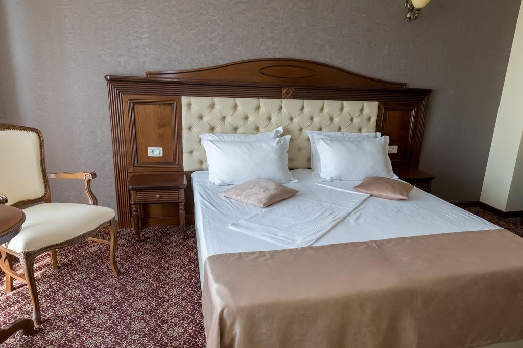 Hotel Giuliano Bragadiru Экстерьер фото