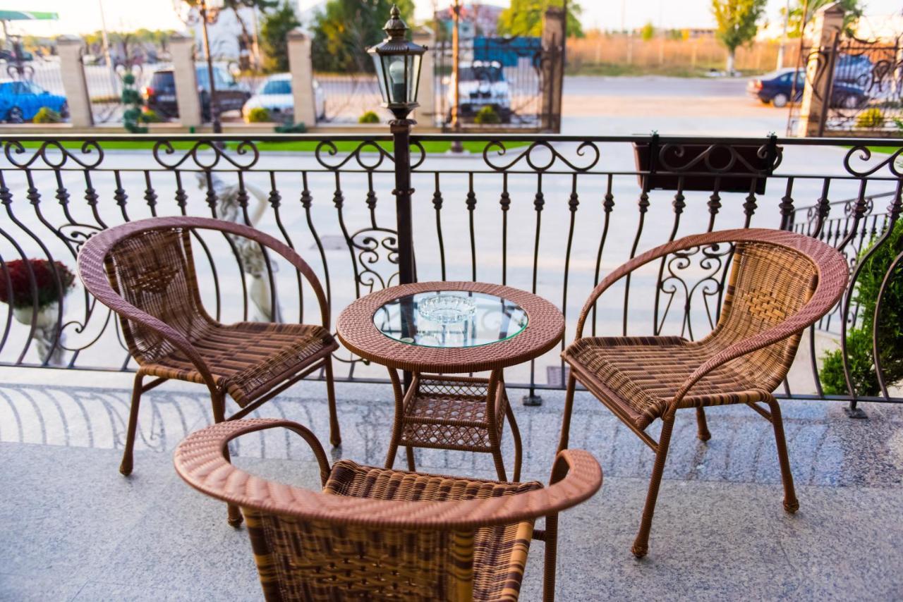 Hotel Giuliano Bragadiru Экстерьер фото